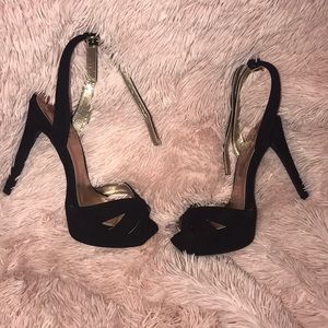 Black platform heels 💕